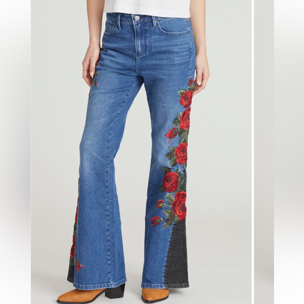 Driftwood 25 x 32
Blue Rose-Embroidered Flare Jeans